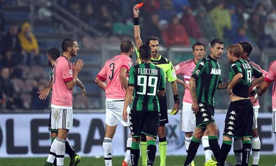  尤文铁卫基耶利尼告别战，泪洒球场获全场致敬  